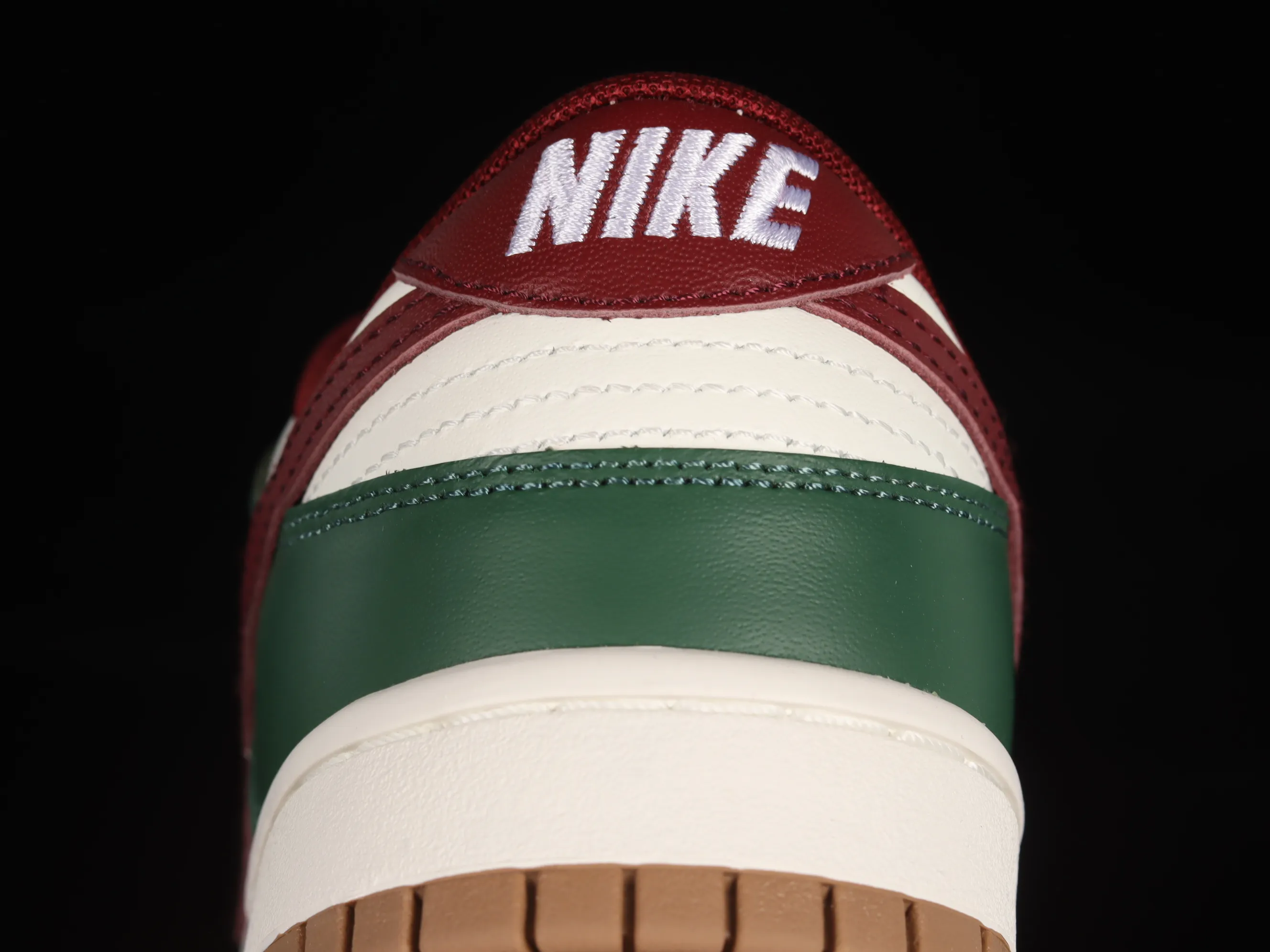 All categories Nk SB Dunk series Nk SB Dunk Low low-top sneakers F version Nk SB Dunk Low "Gorge Green" bean paste green color SB low-top casual sneakers FB7160-161